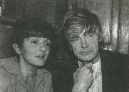 В. Ерофеев с Н. Шмельковой в доме художника В. Михайлова. Москва, 1988.