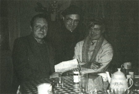 Слева направо: В. Муравьёв, Л. Кобяков, В. Ерофеев. Абрамцево, 1989.